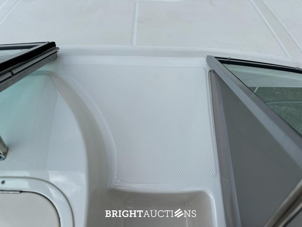 Chaparral 225 SSi Sports Boat / Speedboat with Cabin, MerCruiser 300 HP – 2012