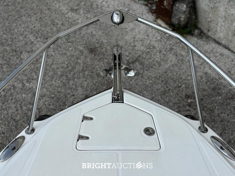 Chaparral 225 SSi Sports Boat / Speedboat with Cabin, MerCruiser 300 HP – 2012
