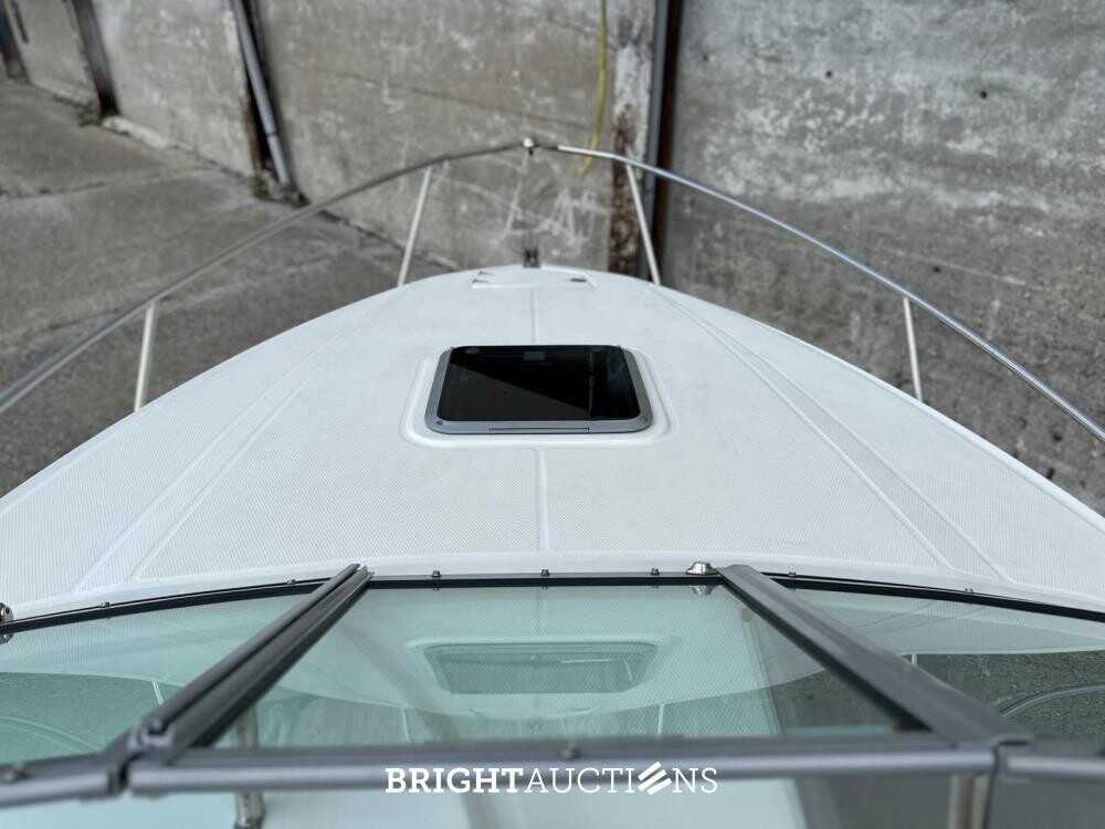 Chaparral 225 SSi Sports Boat / Speedboat with Cabin, MerCruiser 300 HP – 2012