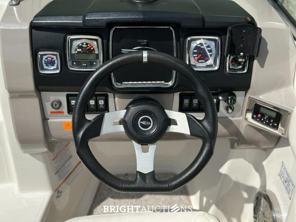 Chaparral 225 SSi Sports Boat / Speedboat with Cabin, MerCruiser 300 HP – 2012