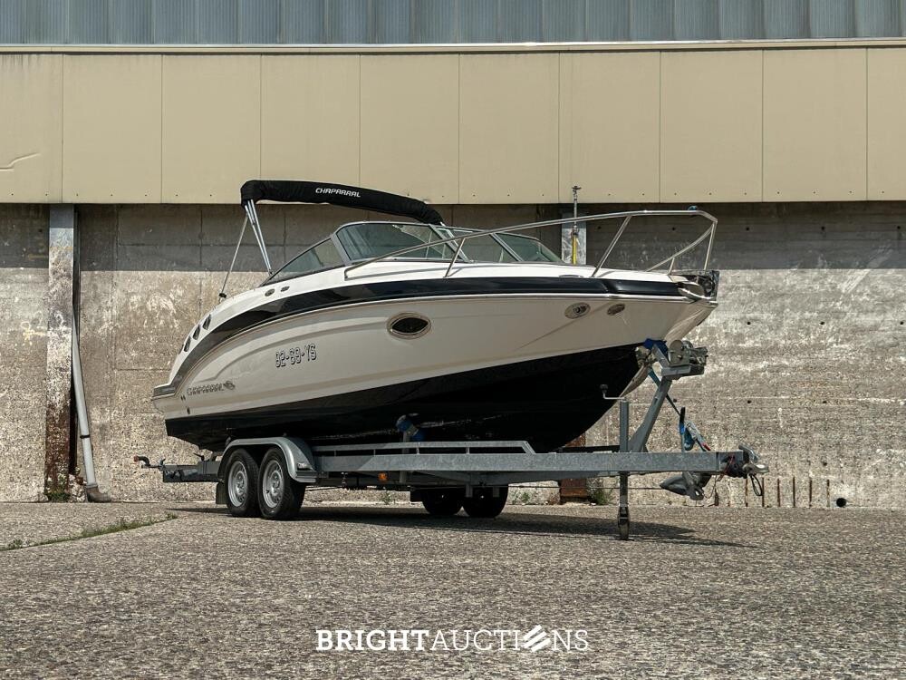 Chaparral 225 SSi Sports Boat / Speedboat with Cabin, MerCruiser 300 HP – 2012
