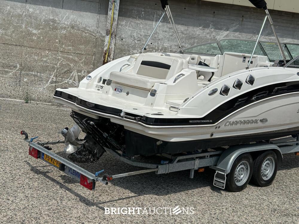 Chaparral 225 SSi Sports Boat / Speedboat with Cabin, MerCruiser 300 HP – 2012