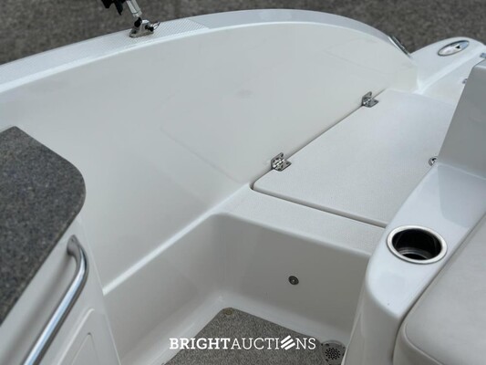 Chaparral 225 SSi Sportboot / Speedboot met Kajuit, MerCruiser 300pk – 2012