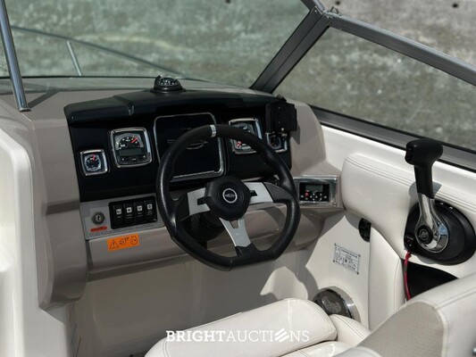 Chaparral 225 SSi Sportboot / Speedboot met Kajuit, MerCruiser 300pk – 2012