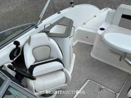 Chaparral 225 SSi Sportboot / Speedboot met Kajuit, MerCruiser 300pk – 2012