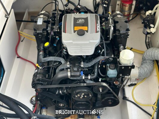 Chaparral 225 SSi Sportboot / Schnellboot mit Kabine, MerCruiser 300pk – 2012