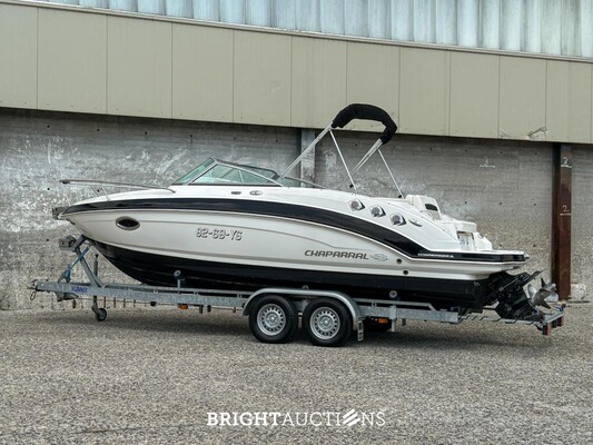 Chaparral 225 SSi Sports Boat / Speedboat with Cabin, MerCruiser 300 HP – 2012