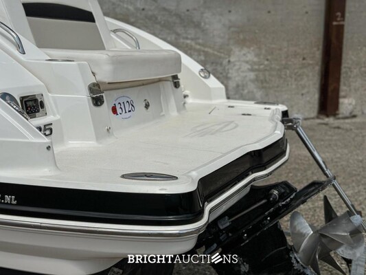 Chaparral 225 SSi Sports Boat / Speedboat with Cabin, MerCruiser 300 HP – 2012