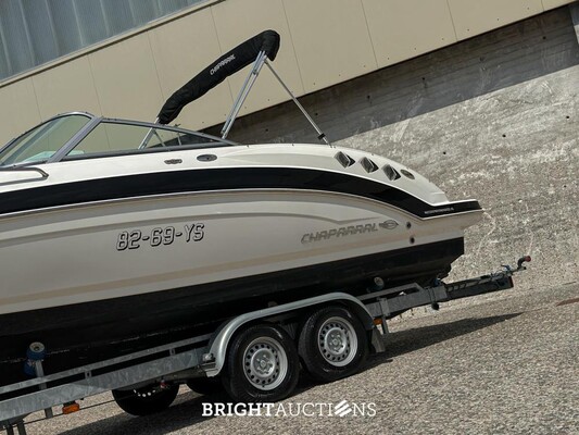 Chaparral 225 SSi Sports Boat / Speedboat with Cabin, MerCruiser 300 HP – 2012