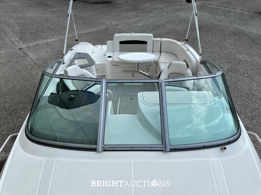 Chaparral 225 SSi Sports Boat / Speedboat with Cabin, MerCruiser 300 HP – 2012