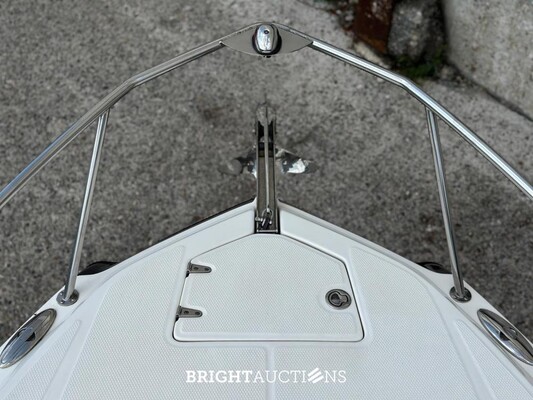 Chaparral 225 SSi Sports Boat / Speedboat with Cabin, MerCruiser 300 HP – 2012