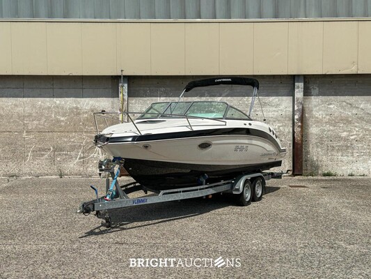 Chaparral 225 SSi Sports Boat / Speedboat with Cabin, MerCruiser 300 HP – 2012