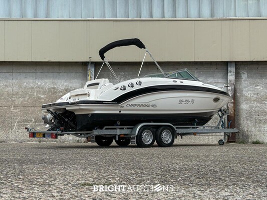 Chaparral 225 SSi Sports Boat / Speedboat with Cabin, MerCruiser 300 HP – 2012
