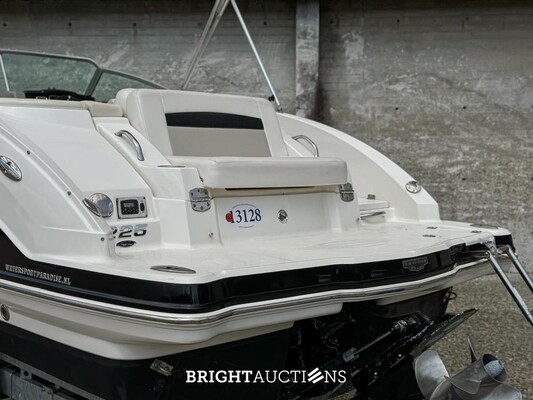 Chaparral 225 SSi Sports Boat / Speedboat with Cabin, MerCruiser 300 HP – 2012