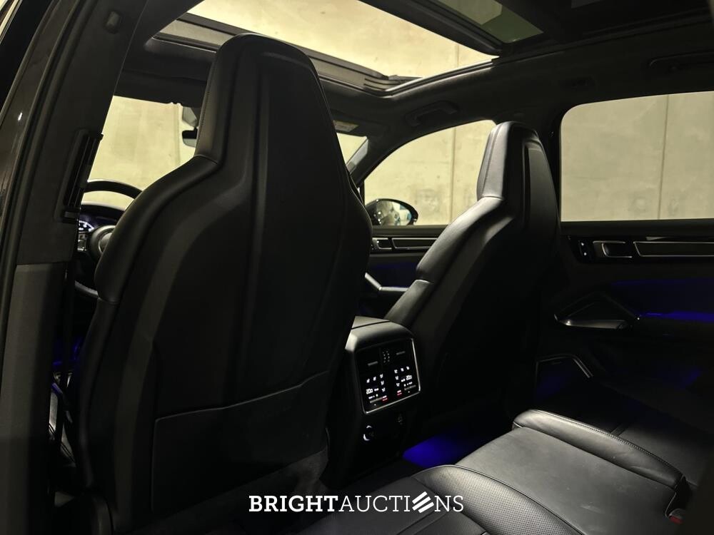 Porsche Cayenne Turbo 4.0 V8 549 pk 2018 (Original-NL), TK-073-X