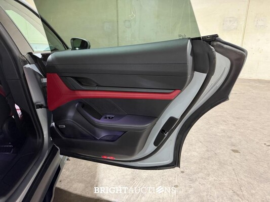 Porsche Taycan Performance 94 kWh 476pk 2021, N-714-GS