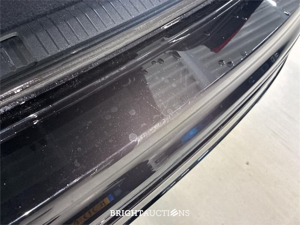 Volkswagen Tiguan eHybrid R-Line Business 1.4 TSI 265pk 2023 (Origineel-NL), S-260-VL