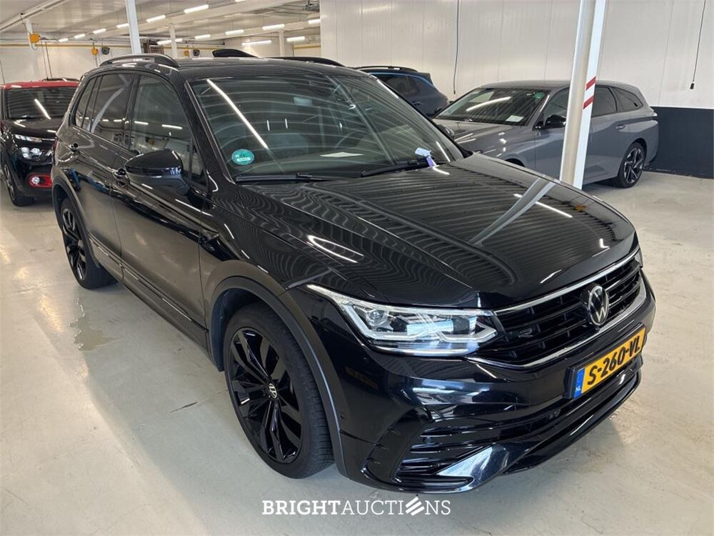 Volkswagen Tiguan eHybrid R-Line Business 1.4 TSI 265pk 2023 (Origineel-NL), S-260-VL