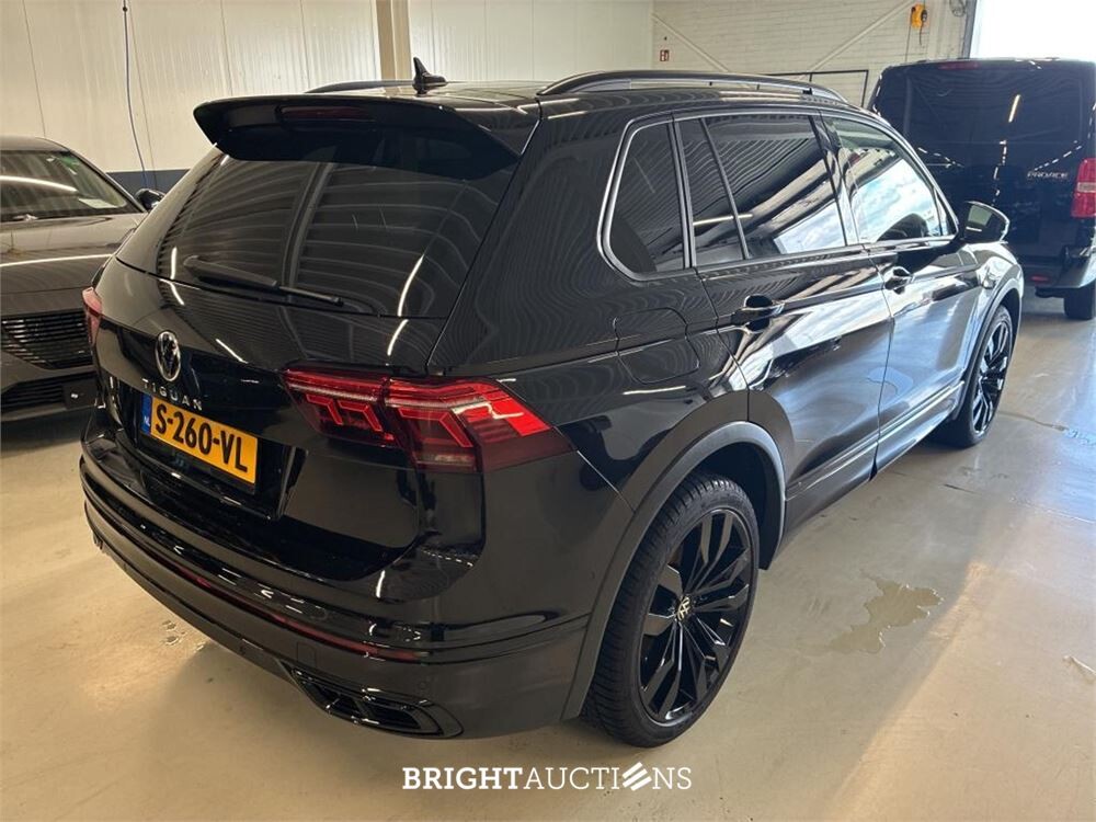 Volkswagen Tiguan eHybrid R-Line Business 1.4 TSI 265pk 2023 (Origineel-NL), S-260-VL