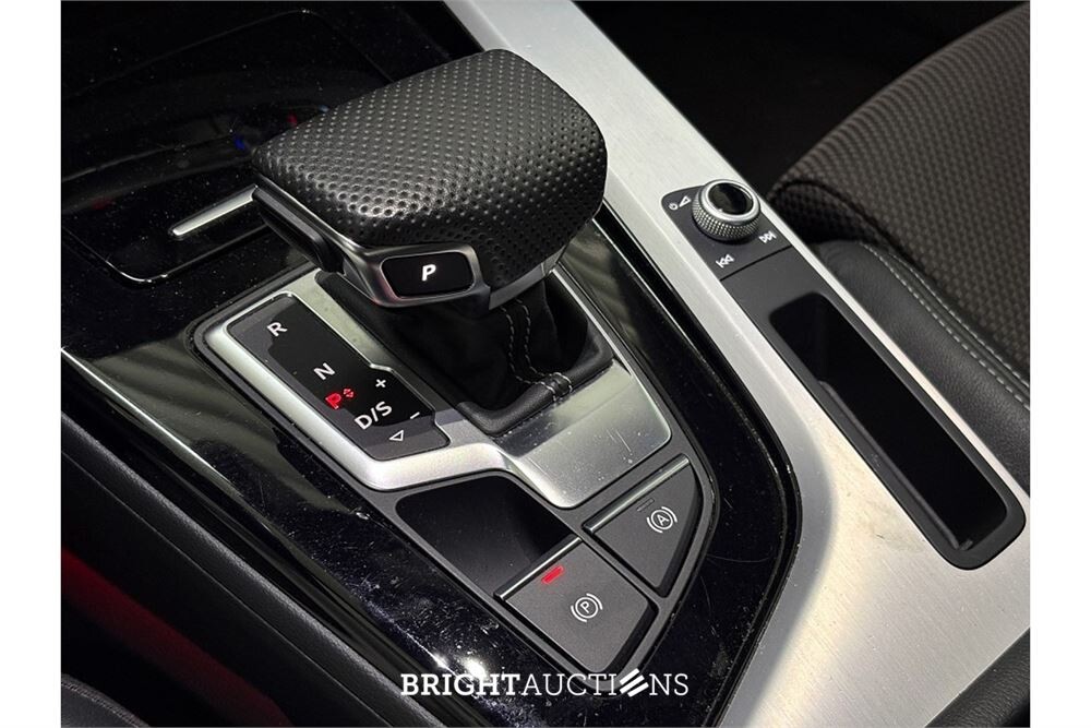 Audi A4 35 S edition Competition TFSI 149pk 2023 (Origineel-NL), X-994-BX