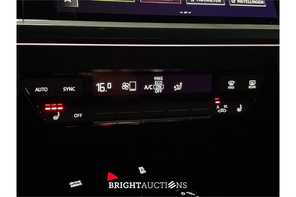 Audi Q4 35 Launch edition S Competition 55 kWh 2022 (Origineel-NL), P-141-FF