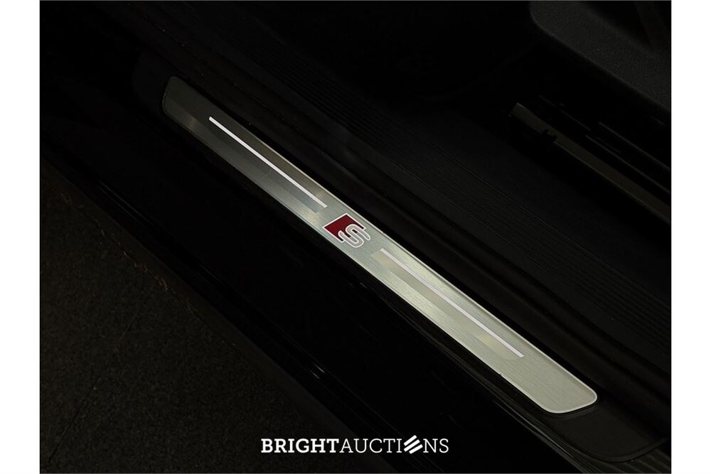 Audi Q4 35 Launch edition S Competition 55 kWh 2022 (Origineel-NL), P-141-FF