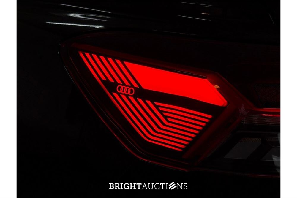 Audi Q4 35 Launch edition S Competition 55 kWh 2022 (Origineel-NL), P-141-FF