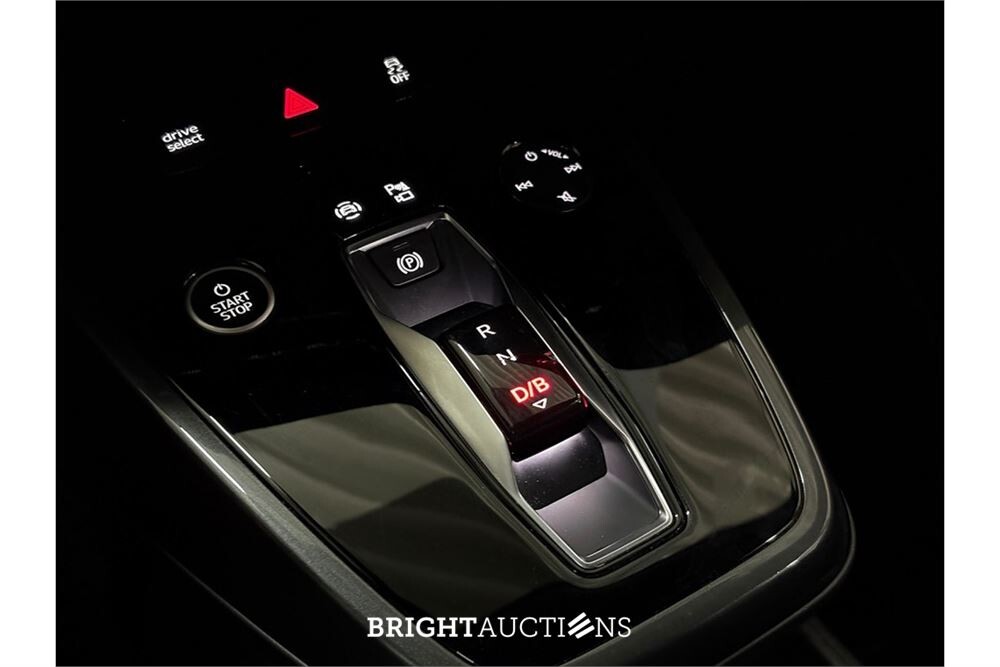 Audi Q4 35 Launch edition S Competition 55 kWh 2022 (Origineel-NL), P-141-FF