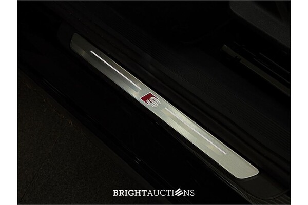 Audi Q4 35 Launch edition S Competition 55 kWh 2022 (Origineel-NL), P-141-FF