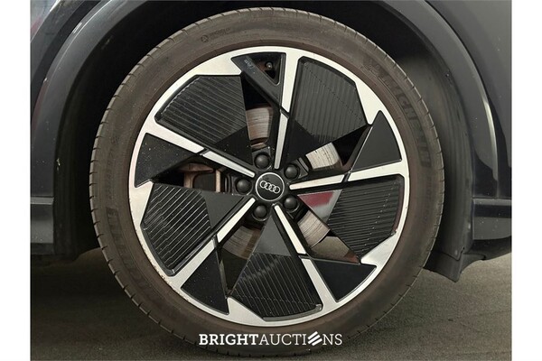 Audi Q4 35 Launch edition S Competition 55 kWh 2022 (Origineel-NL), P-141-FF