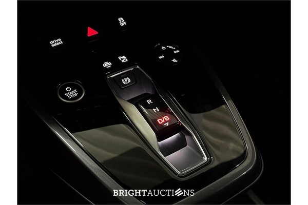 Audi Q4 35 Launch edition S Competition 55 kWh 2022 (Origineel-NL), P-141-FF