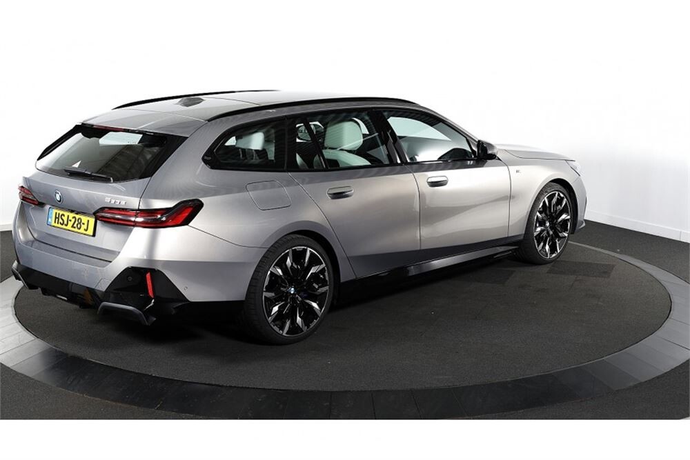 BMW 530e M Sport Edition 374pk 2025 (Origineel-NL) 5-Serie, HSJ-28-J