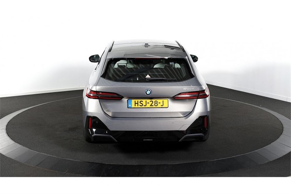 BMW 530e M Sport Edition 374pk 2025 (Origineel-NL) 5-Serie, HSJ-28-J