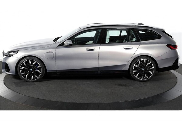 BMW 530e M Sport Edition 374pk 2025 (Origineel-NL) 5-Serie, HSJ-28-J