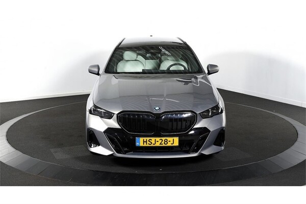 BMW 530e M Sport Edition 374pk 2025 (Origineel-NL) 5-Serie, HSJ-28-J