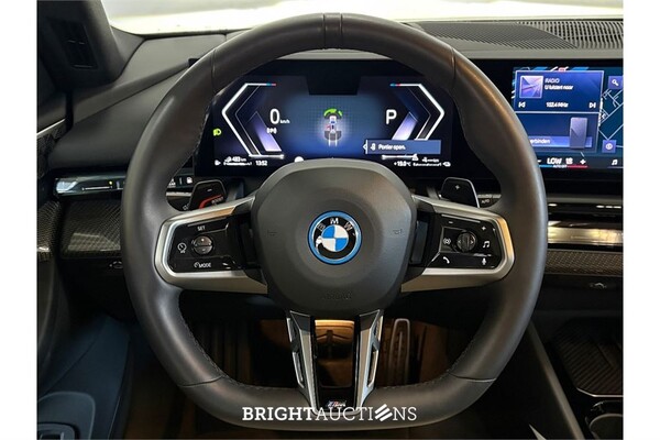 BMW 530e M Sport Edition 374pk 2025 (Origineel-NL) 5-Serie, HSJ-28-J