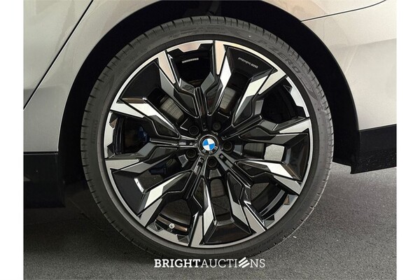 BMW 530e M Sport Edition 374pk 2025 (Origineel-NL) 5-Serie, HSJ-28-J