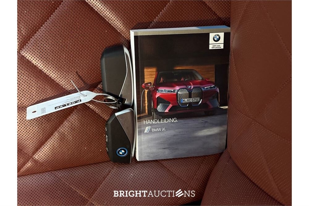 BMW iX xDrive50 High Executive 112 kWh 2022 (Origineel-NL), P-081-KP