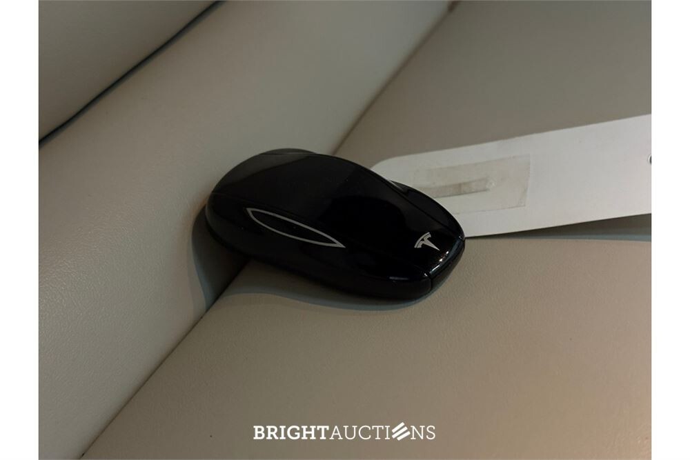 Tesla Model S Performance Ludicrous 2020 (Origineel-NL), J-620-LV