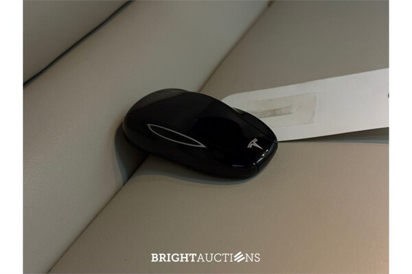 Tesla Model S Performance Ludicrous 2020 (Origineel-NL), J-620-LV