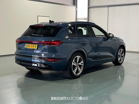 Audi Q6 e-tron Launch edition performance 100 kWh 306pk 2024 (Origineel-NL), GXG-54-R