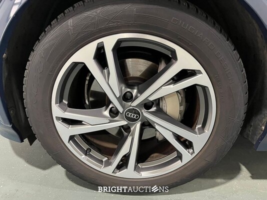 Audi Q6 e-tron Launch edition performance 100 kWh 306pk 2024 (Origineel-NL), GXG-54-R