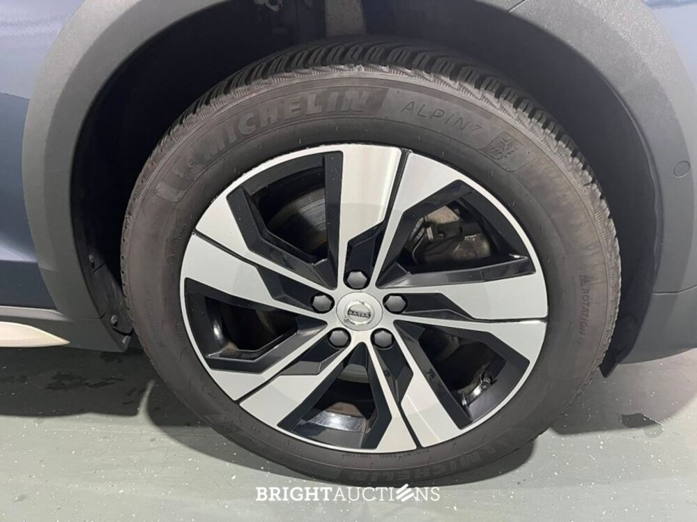 Volvo V60 Cross Country B5 Pro 2.0 AWD 250pk 2021 (Origineel-NL), K-286-VJ
