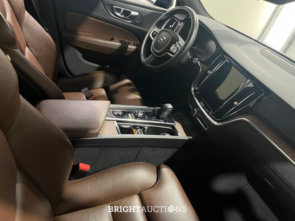 Volvo V60 Cross Country B5 Pro 2.0 AWD 250pk 2021 (Origineel-NL), K-286-VJ