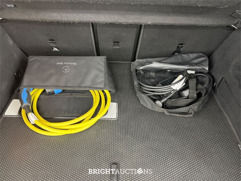 Mercedes-Benz EQA 25067 Business Solution Luxury 67 kWh 191pk 2021 (Origineel-NL) EQA-Klasse, L-201-SJ