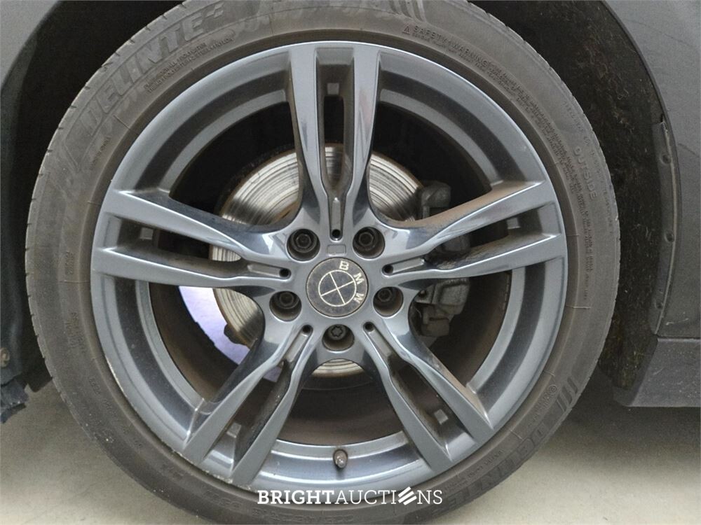 BMW 330e Centennial High Executive 272pk 2016 (Origineel-NL) 3-Serie, KZ-231-H