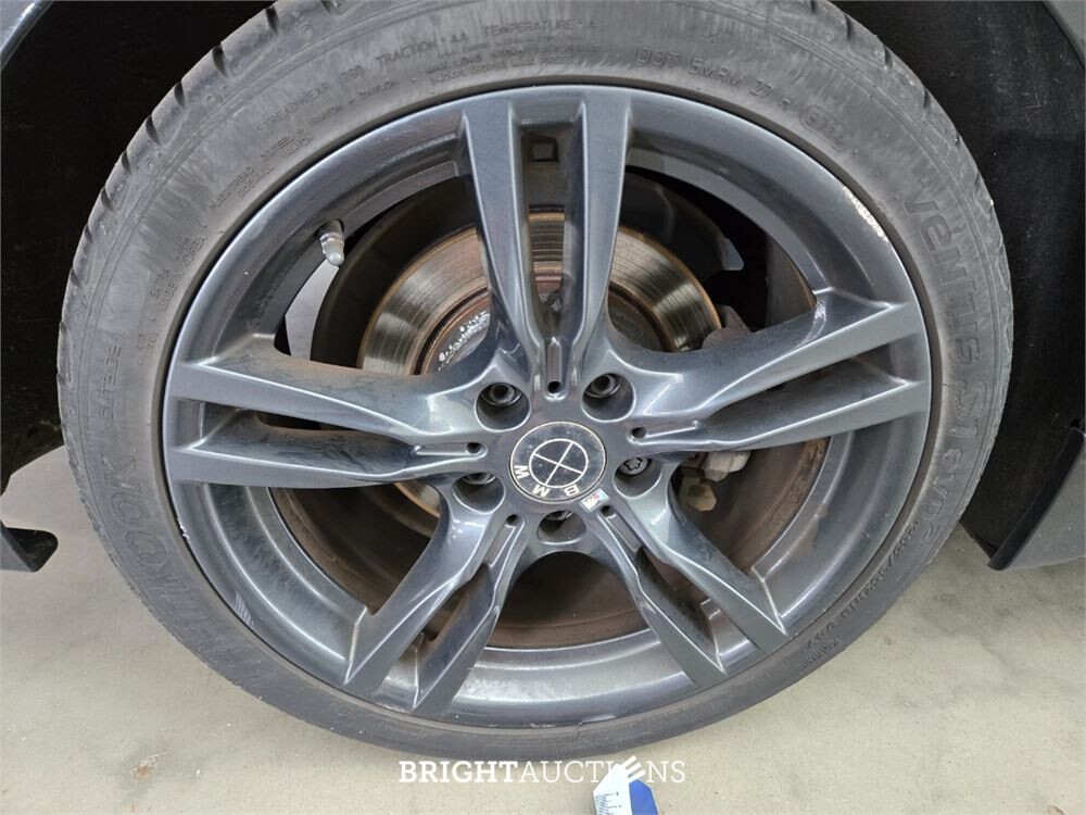 BMW 330e Centennial High Executive 272pk 2016 (Origineel-NL) 3-Serie, KZ-231-H
