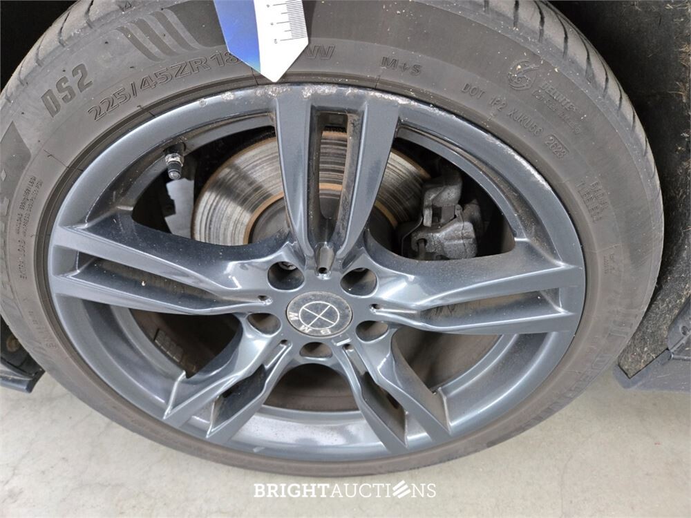 BMW 330e Centennial High Executive 272pk 2016 (Origineel-NL) 3-Serie, KZ-231-H