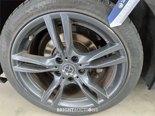 BMW 330e Centennial High Executive 272pk 2016 (Origineel-NL) 3-Serie, KZ-231-H