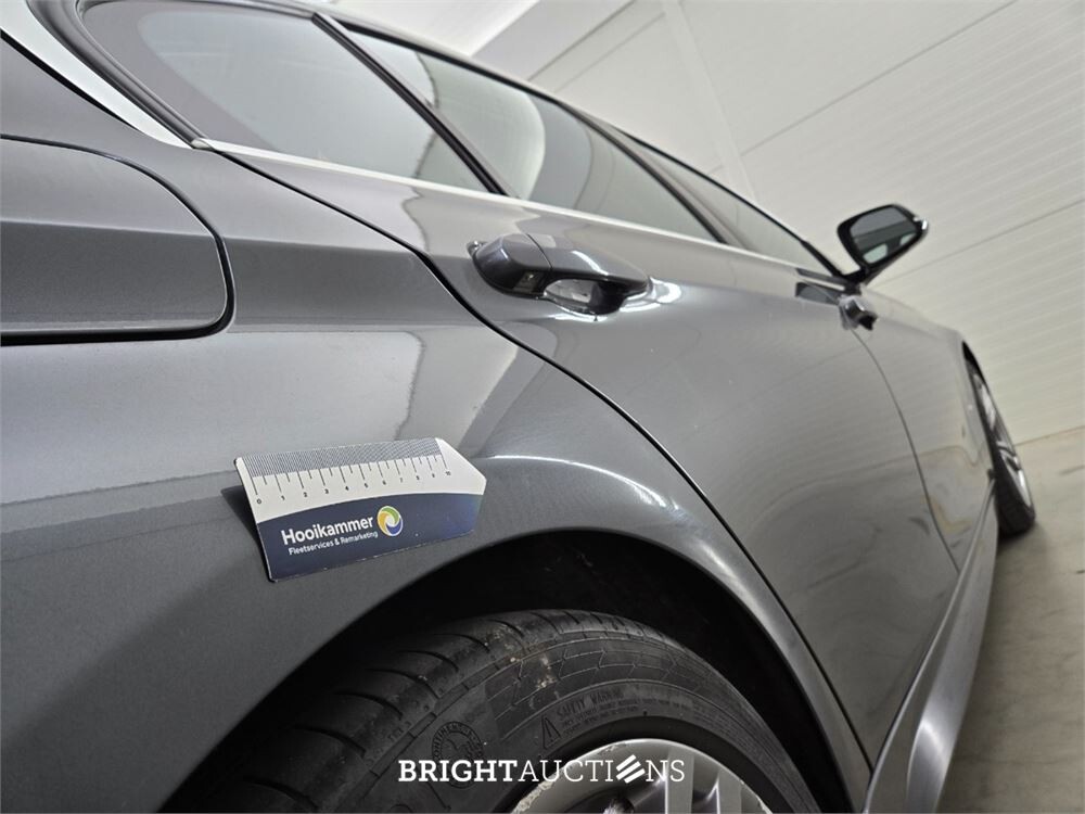 BMW 330e Centennial High Executive 272pk 2016 (Origineel-NL) 3-Serie, KX-220-P
